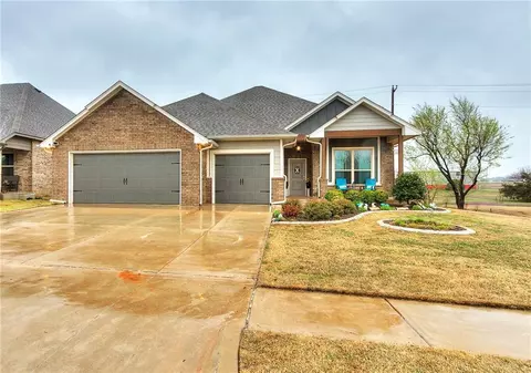 1117 NE 35 St, Moore, OK 73160