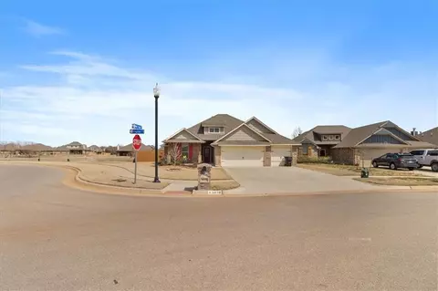 3416 Huron Cir, Moore, OK 73160 photo 3