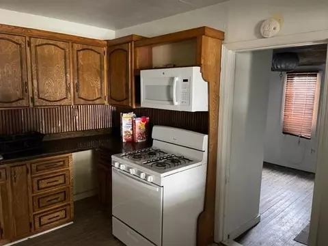 217 W 1st St, Erick, OK 73645 photo 8