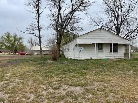 217 W 1st St, Erick, OK 73645 photo 2