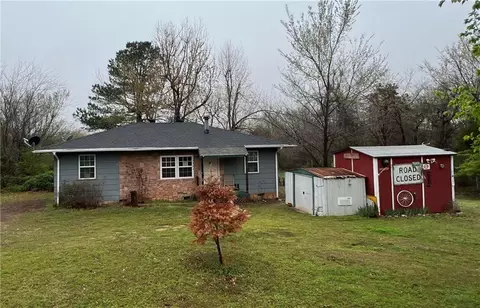 1400 Crestwood Rd, Harrah, OK 73045