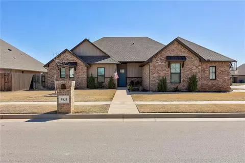 4824 Hambletonian Ln, Mustang, OK 73064