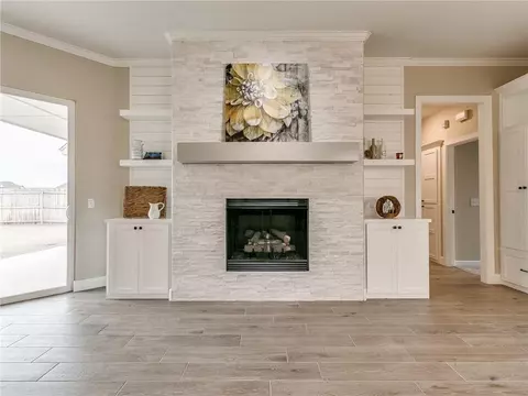 11621 SW 56th St, Mustang, OK 73064