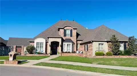 913 Stonebridge Ct, Weatherford, OK 73096