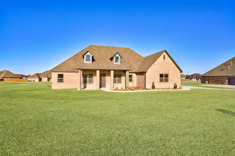 1129 Acclivis Way, Newcastle, OK 73065