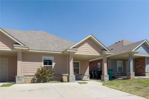 1025 SW 92nd St, Oklahoma City, OK 73139