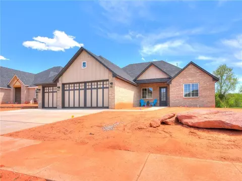 3016 Hunter Crest Dr, Edmond, OK 73034