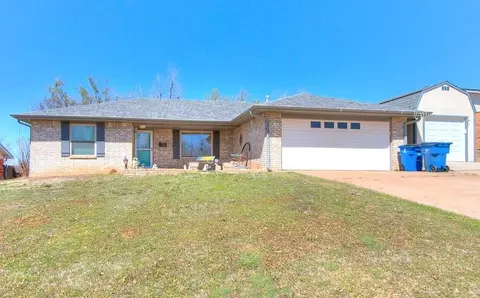 1103 N Rosebrier Dr, Guthrie, OK 73044