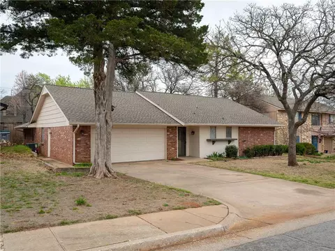 2701 Woodbury Rd, Edmond, OK 73034