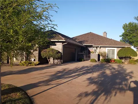 13208 N Oakcliff Rd, Oklahoma City, OK 73120
