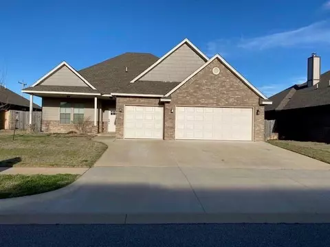 4216 St Augustine St, Mustang, OK 73064