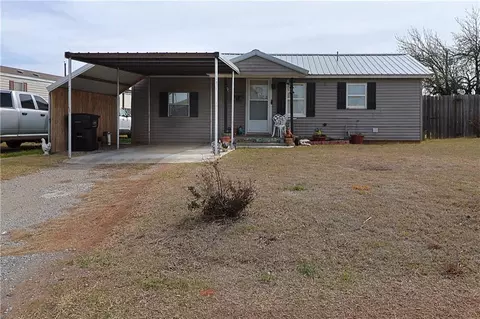 509 N Noble Ave, Hinton, OK 73047