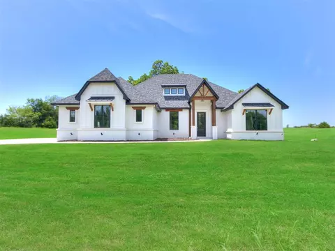 1700 N 60th St, Noble, OK 73068