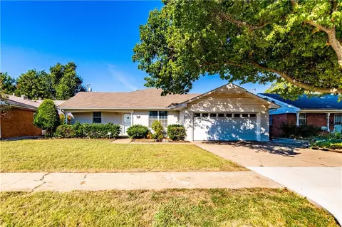 8105 S Youngs Blvd, Oklahoma City, OK 73159