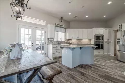 12650 Hillside Cir, Edmond, OK 73034 photo 9