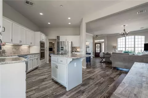 12650 Hillside Cir, Edmond, OK 73034 photo 10