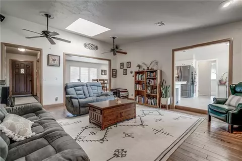 612 E 9th St, Edmond, OK 73034 photo 3