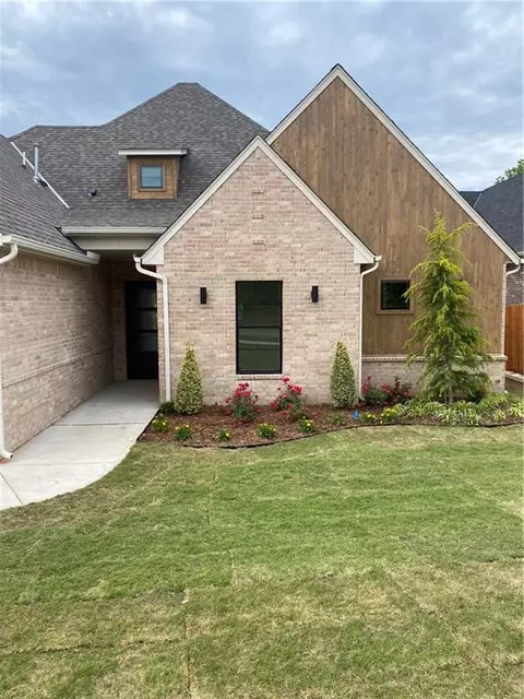 3933 Shady Hl, Edmond, OK 73034
