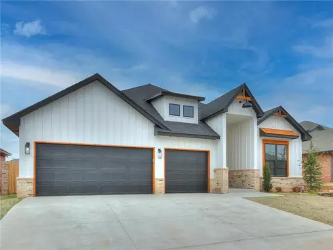 613 Shamrock Cir, Yukon, OK 73099