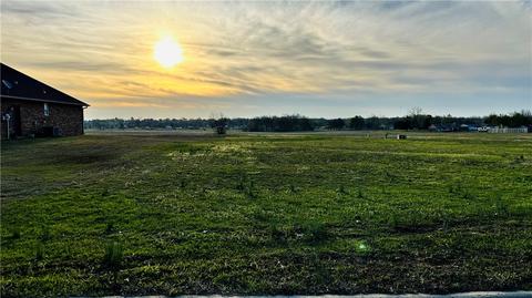 Wilshire Drive, Prague, OK 74864