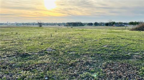 Wilshire Drive, Prague, OK 74864