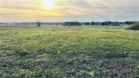 Wilshire Drive, Prague, OK 74864