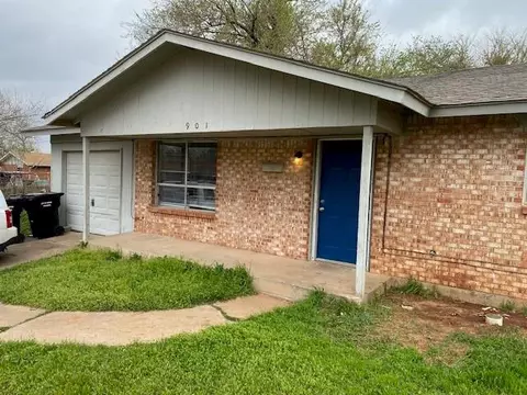 901 NW 24th St, Moore, OK 73160