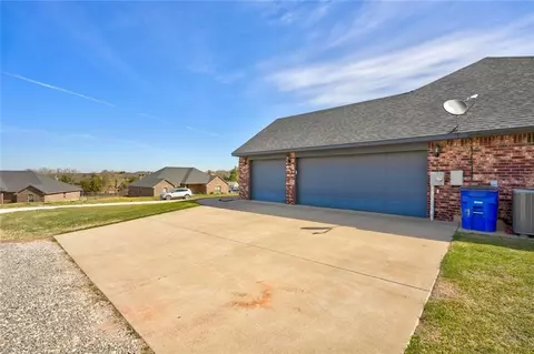 5799 Cedar Tree Cir, Guthrie, OK 73044 photo 5