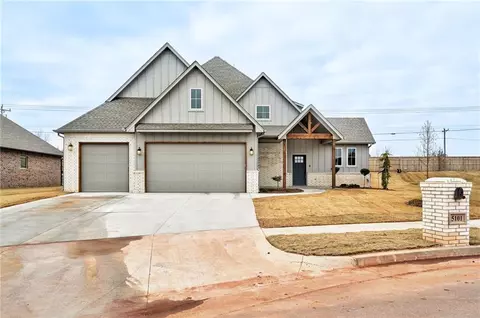 5101 Hambletonian Ln, Mustang, OK 73064
