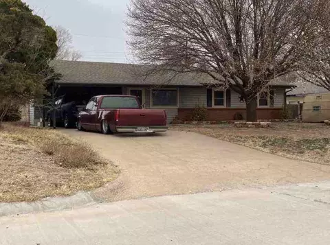 3512 Apache Dr, Woodward, OK 73801