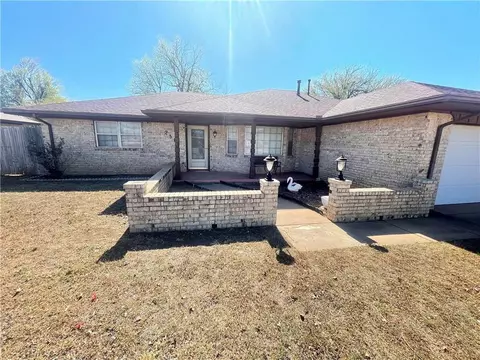 2501 N Robin St, Altus, OK 73521 photo 2
