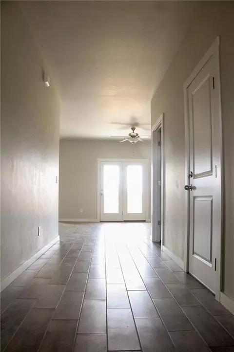 15948 Lasso Cir, Mcloud, OK 74851 photo 3