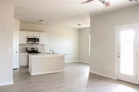 15948 Lasso Cir, Mcloud, OK 74851 photo 4