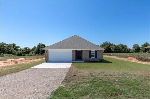 29267 Spur Cir, Mcloud, OK 74851
