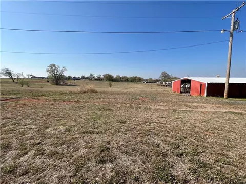 1002 Whiteshield St, Hammon, OK 73650 photo 5