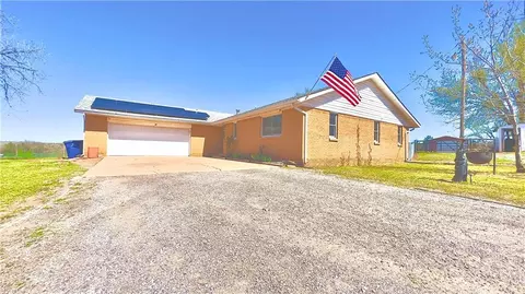 2075 Brookside St, Guthrie, OK 73044