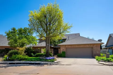 532 E Oak Pl, Edmond, OK 73025