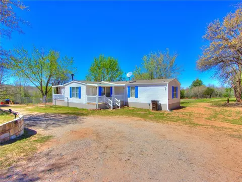 332090 E Robinhood Ln, Mcloud, OK 74851 photo 2