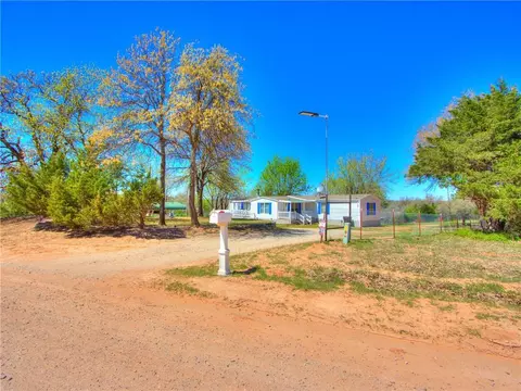 332090 E Robinhood Ln, Mcloud, OK 74851 photo 3