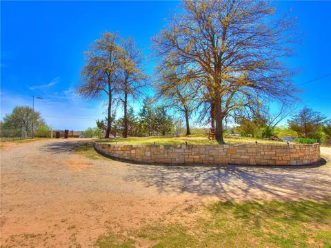 332090 E Robinhood Ln, Mcloud, OK 74851 photo 4