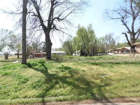 316 E Cedar St, Binger, OK 73009 photo 5