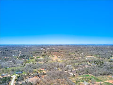 13901 Arrowhead Dr, Guthrie, OK 74804