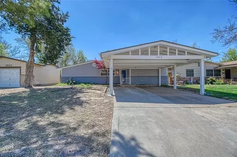 1604 Dakota St, Norman, OK 73069