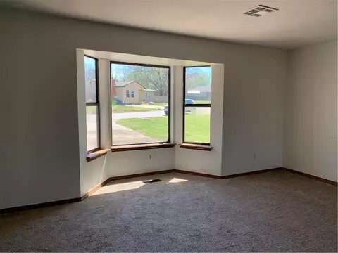 105 Robin Ln, Tecumseh, OK 74873 photo 8