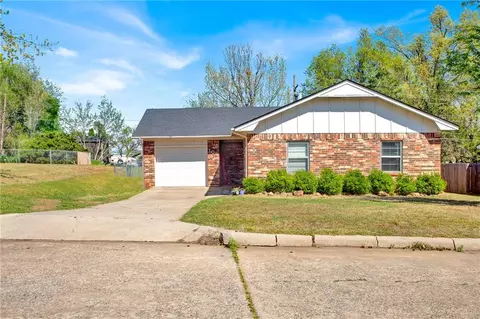 105 Taff Dr, Chickasha, OK 73018
