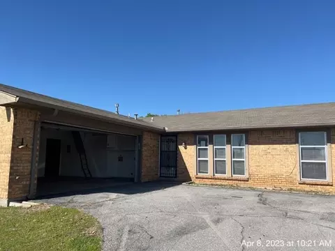 6711 SW Chaucer Dr, Lawton, OK 73505