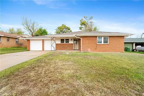 609 Hickory Ave, Yukon, OK 73099