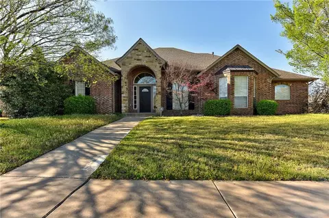 1724 NW 184th St, Edmond, OK 73012