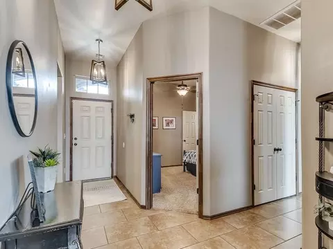 1206 Ella Dr, Tuttle, OK 73089 photo 4