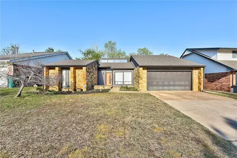 9109 Pebble Ln, Oklahoma City, OK 73132